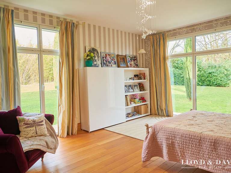 Maison Saint-Cyr-sur-Loire - 5 chambres - 581m²