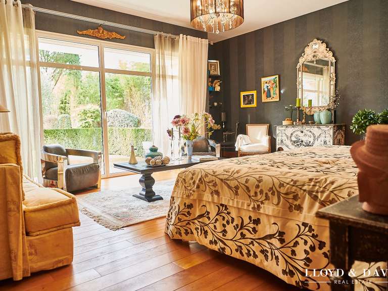 Maison Saint-Cyr-sur-Loire - 5 chambres - 581m²