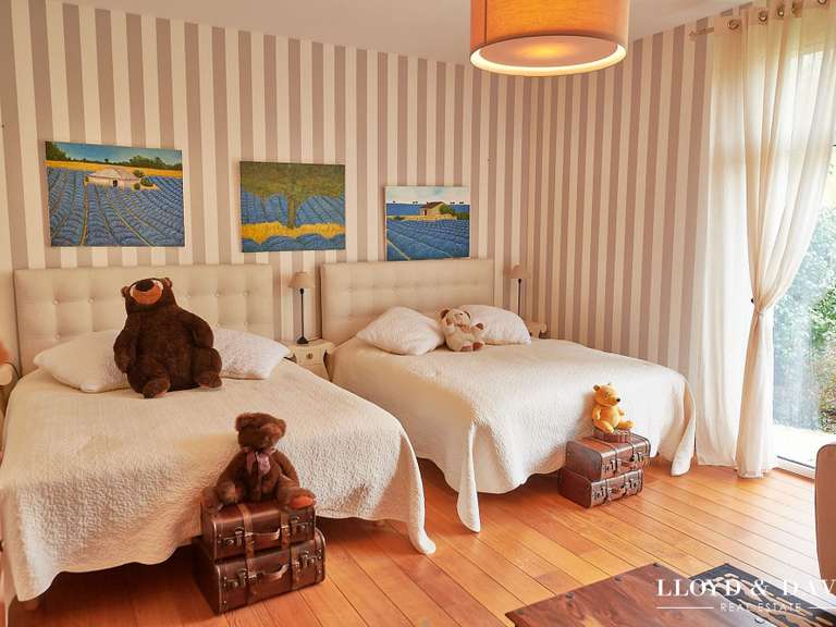 Maison Saint-Cyr-sur-Loire - 5 chambres - 581m²