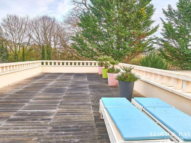 Maison Saint-Cyr-sur-Loire - 5 chambres - 581m²