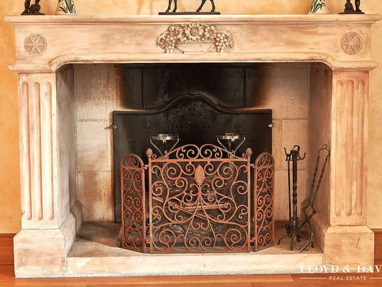 Maison Saint-Cyr-sur-Loire - 5 chambres - 581m²