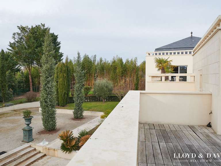 Maison Saint-Cyr-sur-Loire - 5 chambres - 581m²