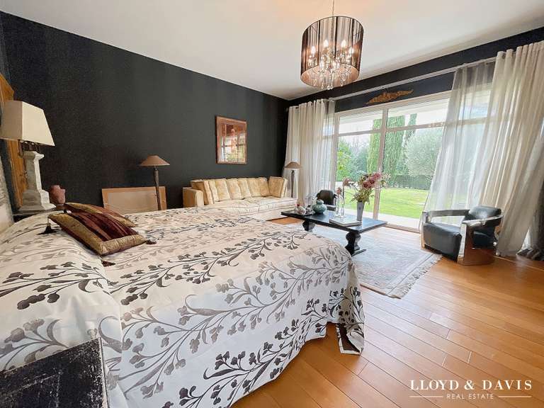Maison Saint-Cyr-sur-Loire - 5 chambres - 581m²