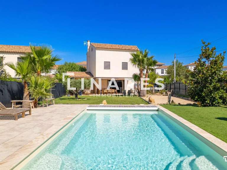 Maison Saint-Cyr-sur-Mer - 5 chambres - 198m²