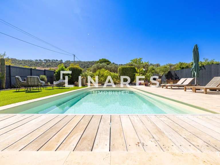 Maison Saint-Cyr-sur-Mer - 5 chambres - 198m²