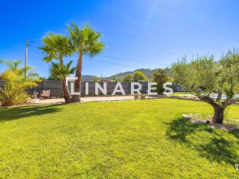 Maison Saint-Cyr-sur-Mer - 5 chambres - 198m²