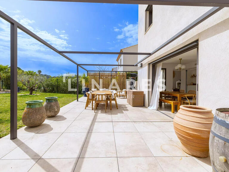 Maison Saint-Cyr-sur-Mer - 5 chambres - 198m²