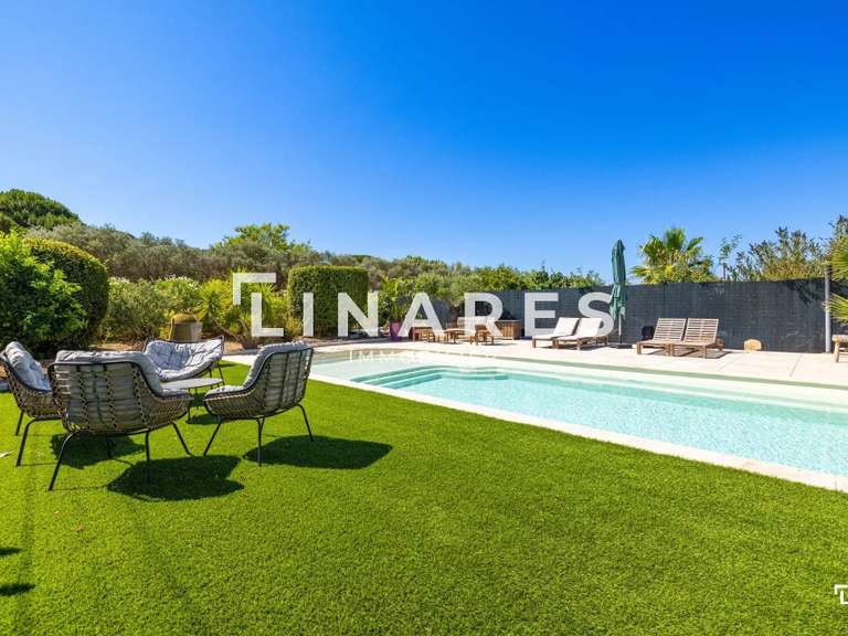 Maison Saint-Cyr-sur-Mer - 5 chambres - 198m²