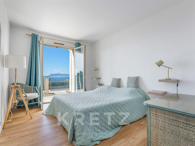 House Saint-Cyr-sur-Mer - 3 bedrooms - 200m²
