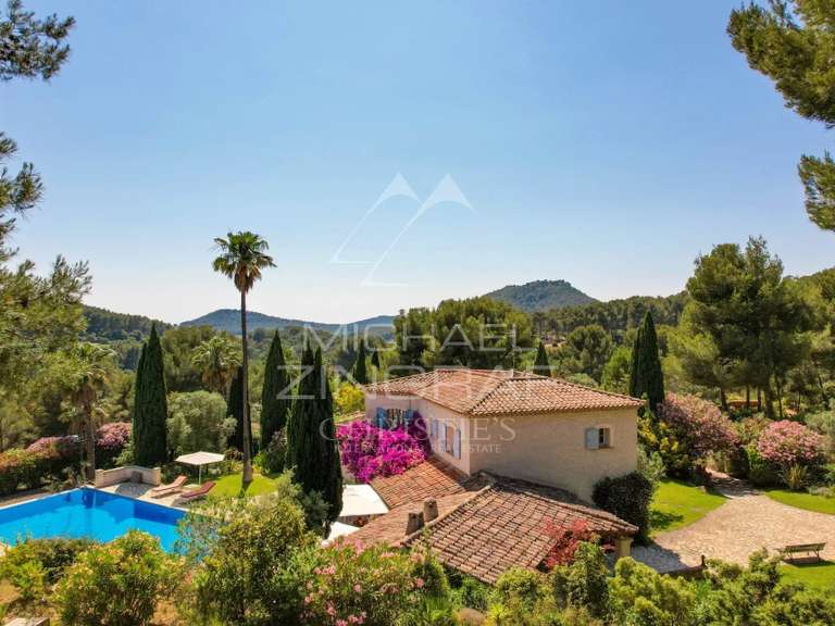 Maison Saint-Cyr-sur-Mer - 12 chambres - 723m²