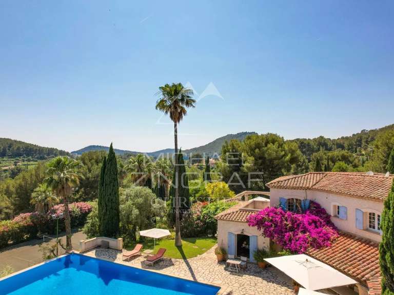 Maison Saint-Cyr-sur-Mer - 12 chambres - 723m²