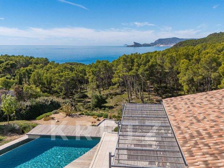 House with Sea view Saint-Cyr-sur-Mer - 4 bedrooms - 215m²