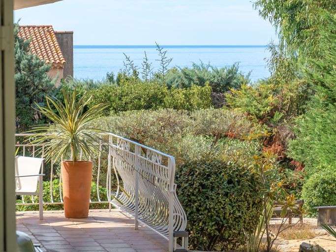 House with Sea view Saint-Cyr-sur-Mer - 220m²