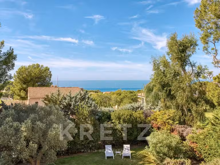 House with Sea view Saint-Cyr-sur-Mer - 220m²