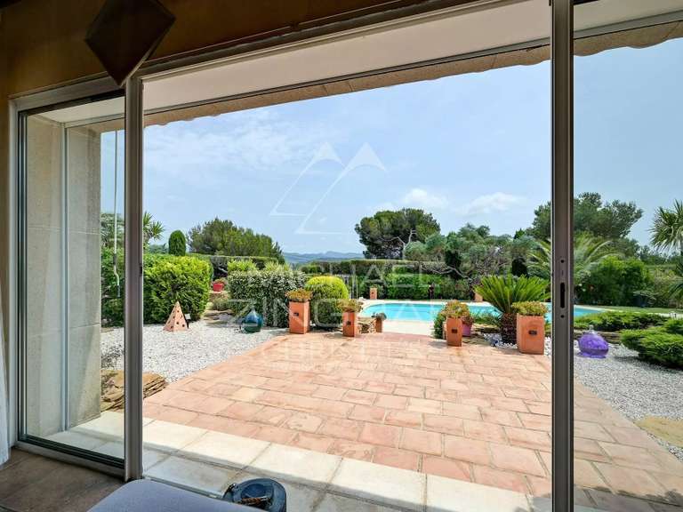 House Saint-Cyr-sur-Mer - 4 bedrooms - 186m²