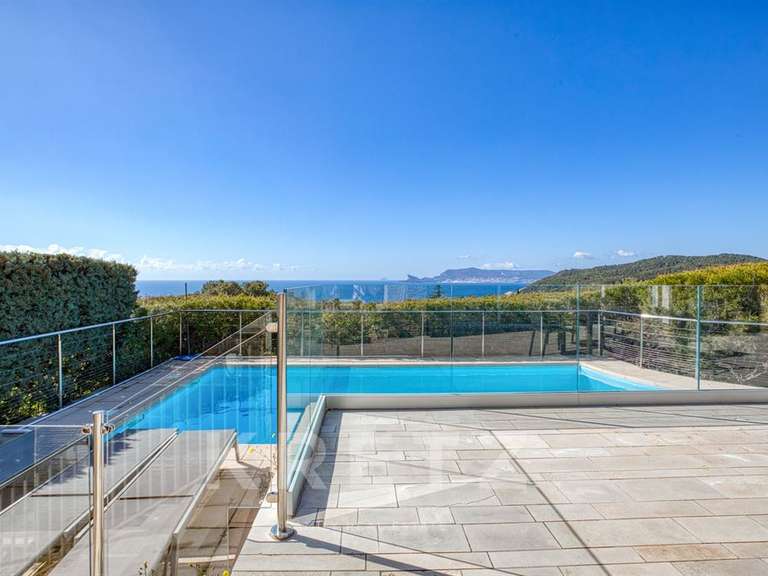 House with Sea view Saint-Cyr-sur-Mer - 3 bedrooms - 200m²