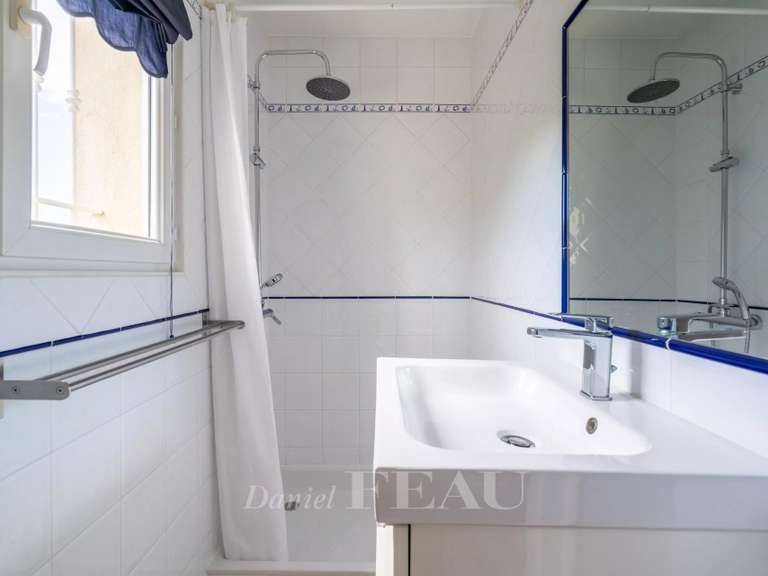 House Saint-Cyr-sur-Mer - 4 bedrooms - 181m²