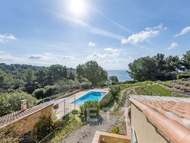 House Saint-Cyr-sur-Mer - 4 bedrooms - 280m²