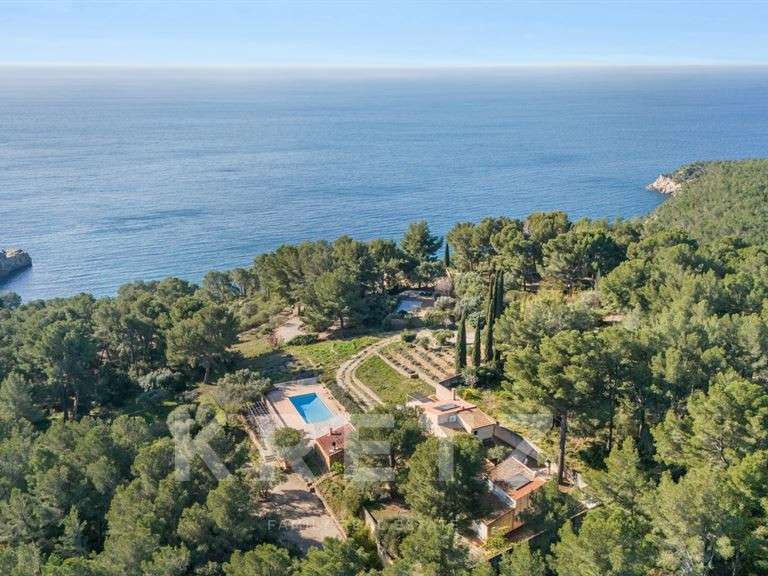 House Saint-Cyr-sur-Mer - 4 bedrooms - 280m²