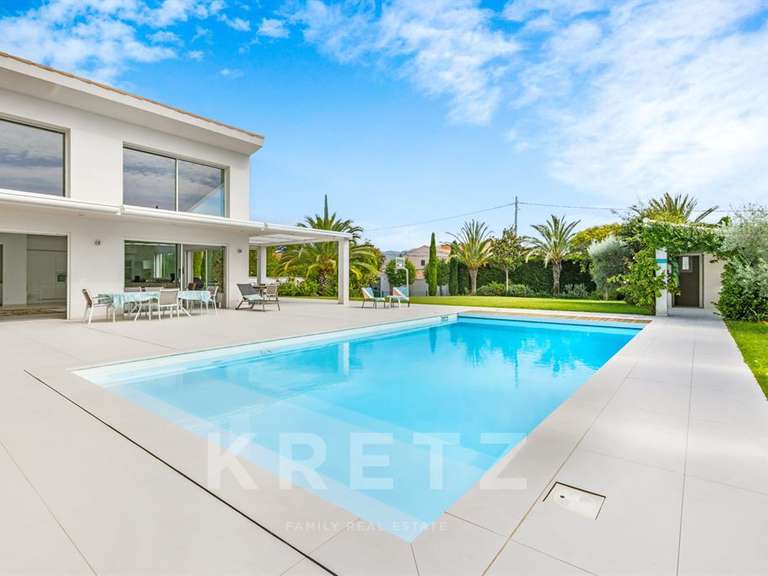 Maison Saint-Cyr-sur-Mer - 5 chambres - 371m²