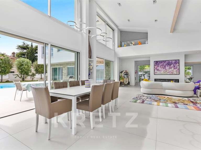 Maison Saint-Cyr-sur-Mer - 5 chambres - 371m²