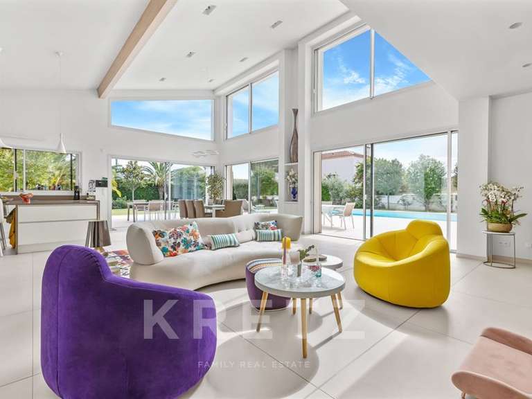 Maison Saint-Cyr-sur-Mer - 5 chambres - 371m²