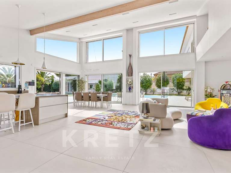 Maison Saint-Cyr-sur-Mer - 5 chambres - 371m²