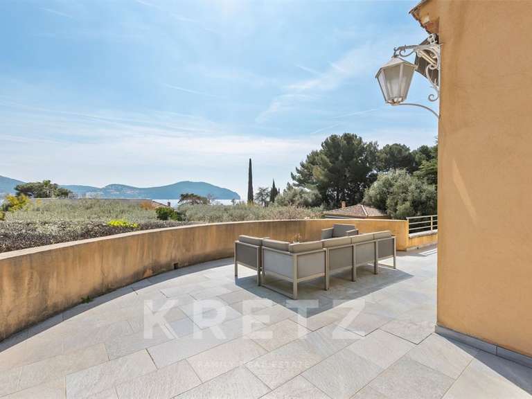 Maison avec Vue sur mer Saint-Cyr-sur-Mer - 6 chambres - 301m²