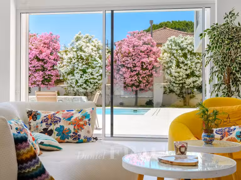 Maison Saint-Cyr-sur-Mer - 5 chambres - 371m²