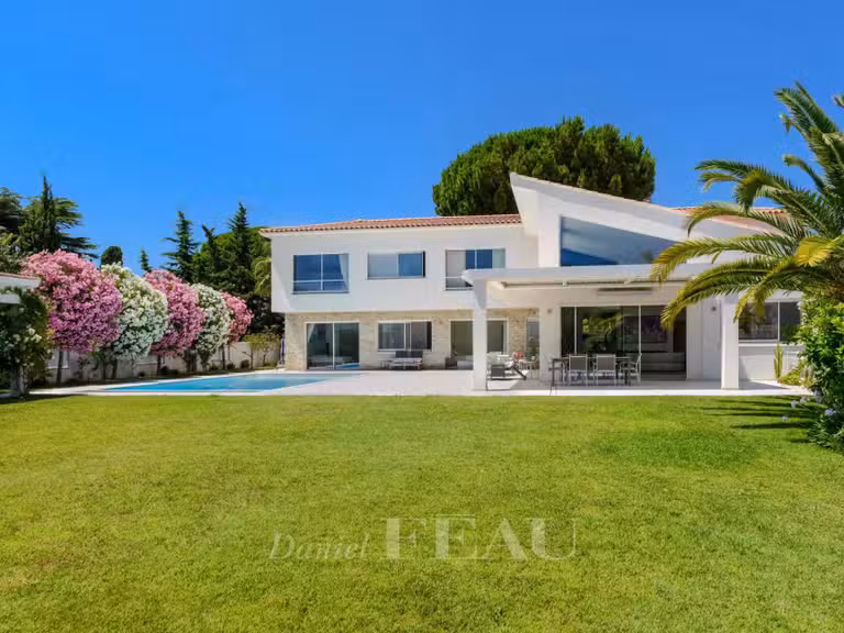 Maison Saint-Cyr-sur-Mer - 5 chambres - 371m²