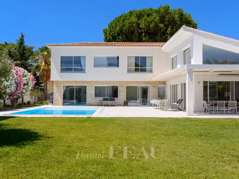 Maison Saint-Cyr-sur-Mer - 5 chambres - 371m²