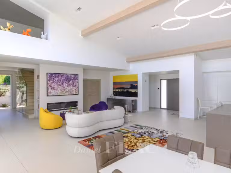 Maison Saint-Cyr-sur-Mer - 5 chambres - 371m²