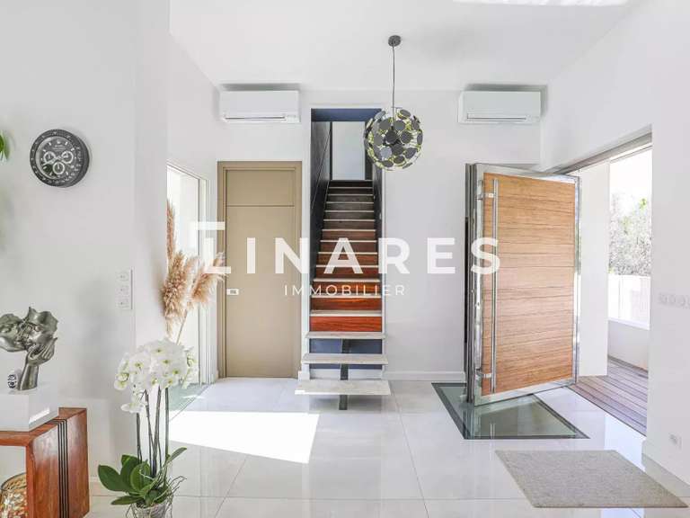 House Saint-Cyr-sur-Mer - 3 bedrooms - 280m²