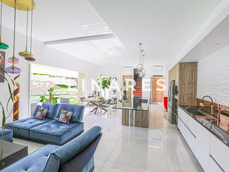 House Saint-Cyr-sur-Mer - 3 bedrooms - 280m²