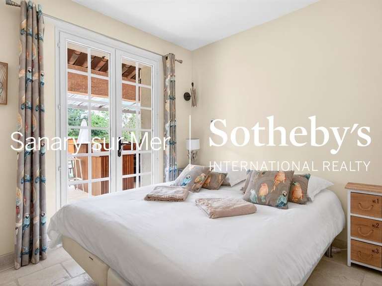 Maison Saint-Cyr-sur-Mer - 7 chambres - 407m²
