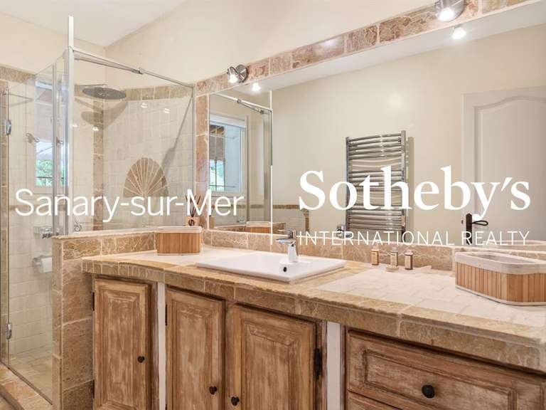 Maison Saint-Cyr-sur-Mer - 7 chambres - 407m²