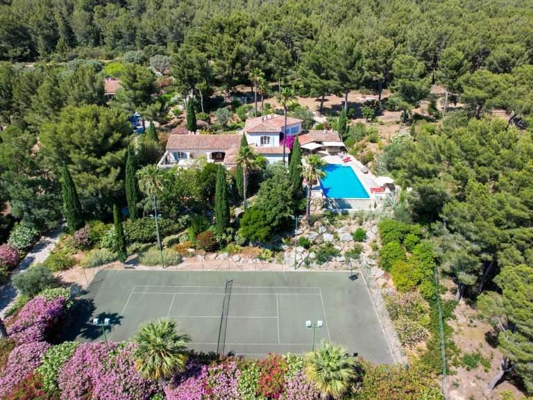 Maison Saint-Cyr-sur-Mer - 12 chambres - 723m²