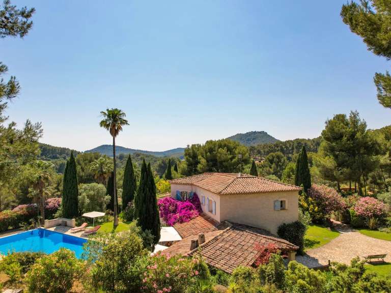 Maison Saint-Cyr-sur-Mer - 12 chambres - 723m²