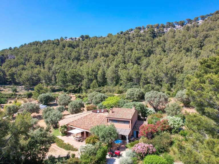 Maison Saint-Cyr-sur-Mer - 12 chambres - 723m²