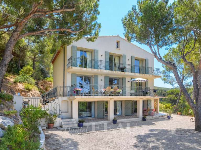House with Sea view Saint-Cyr-sur-Mer - 5 bedrooms - 269m²