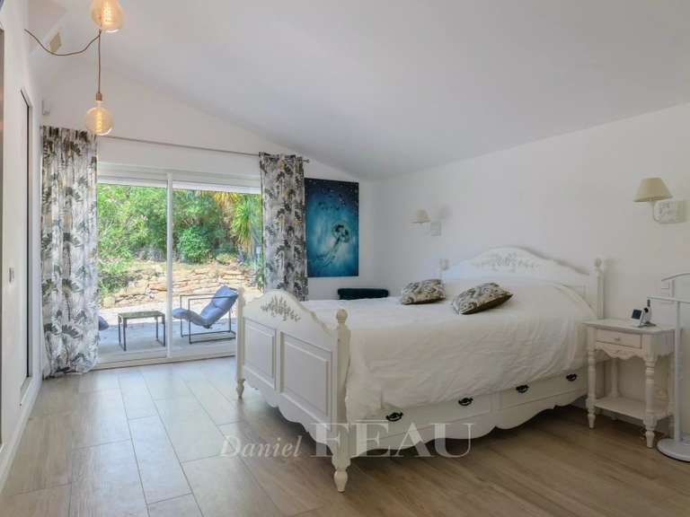 House Saint-Cyr-sur-Mer - 8 bedrooms - 447m²