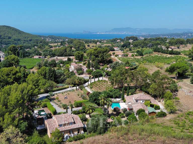 Maison Saint-Cyr-sur-Mer - 8 chambres - 446m²