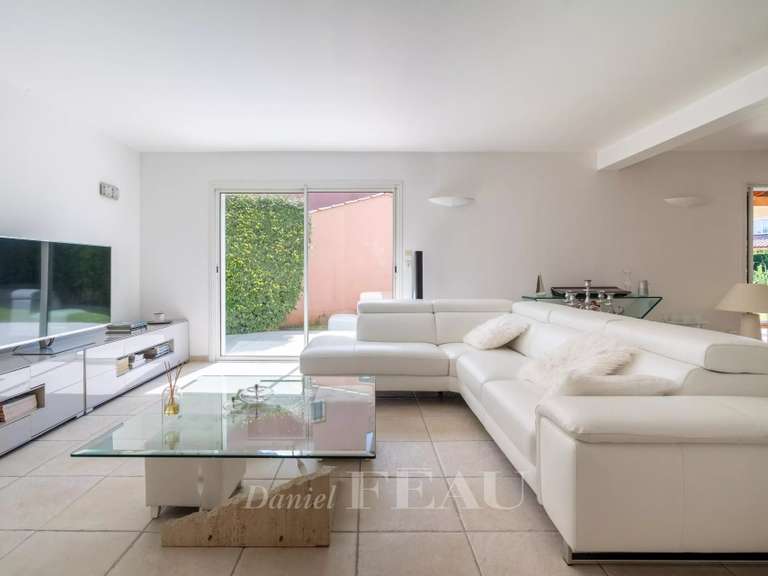 Villa Saint-Cyr-sur-Mer - 4 bedrooms - 181m²