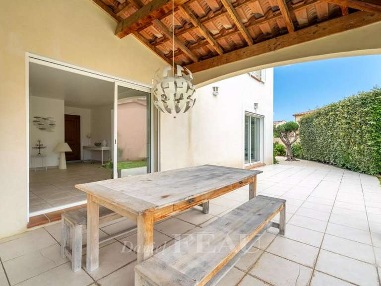 Villa Saint-Cyr-sur-Mer - 4 bedrooms - 181m²