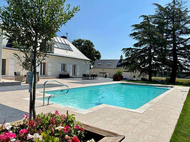 Maison Saint-Cyran-du-Jambot - 10 chambres - 640m²