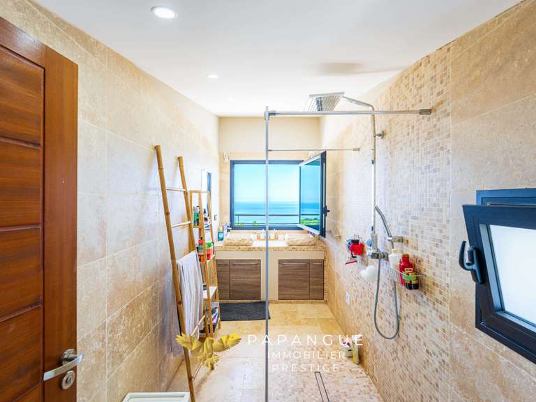 Maison Saint-Denis - 3 chambres - 238m²