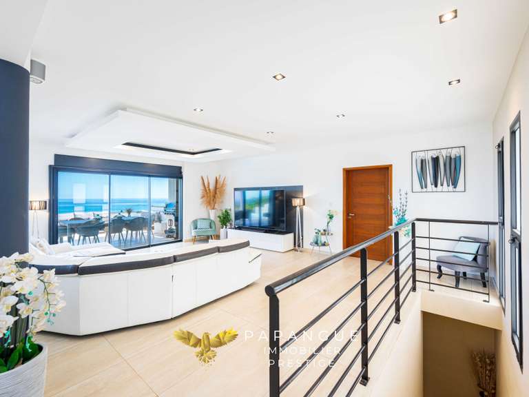 Maison Saint-Denis - 3 chambres - 238m²