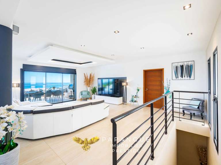 House Saint-Denis - 3 bedrooms - 238m²