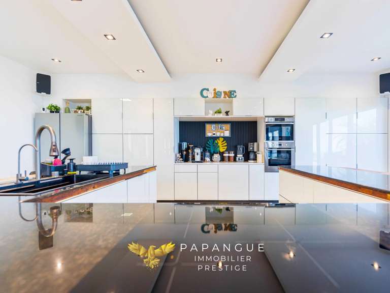 House Saint-Denis - 3 bedrooms - 238m²