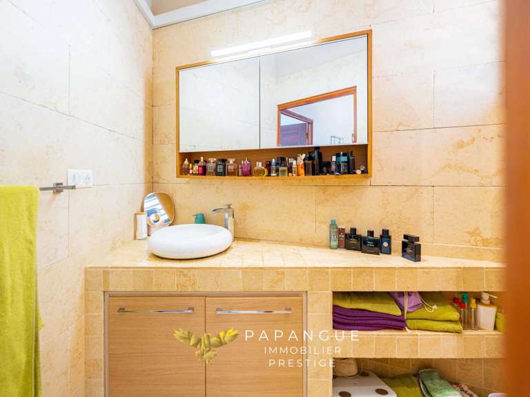 House Saint-Denis - 3 bedrooms - 238m²